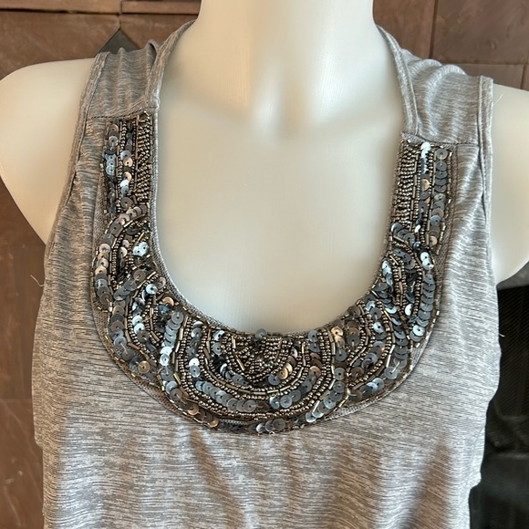 Women’s ruffle tank top sleeveless lavish medium - Picture 2 of 4